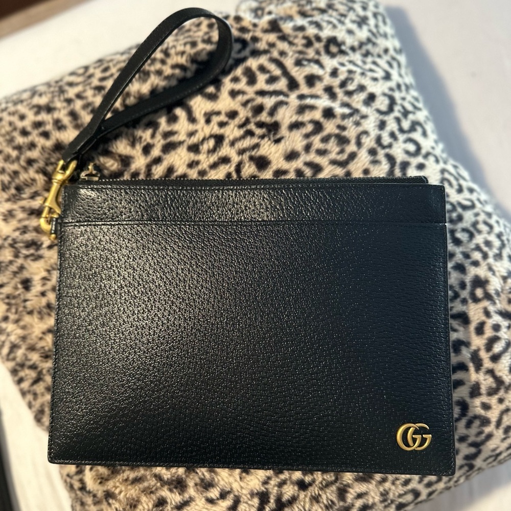 Authentic Gucci GG Marmont Pouch